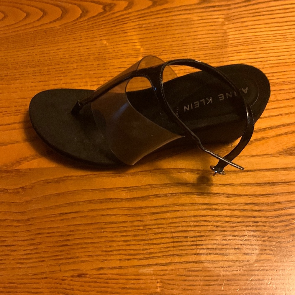 New in box thong sandals